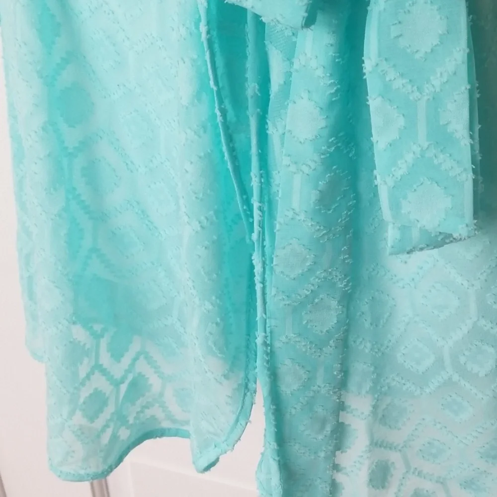 Jonquil In Bloom Robe - Picture 5 of 8